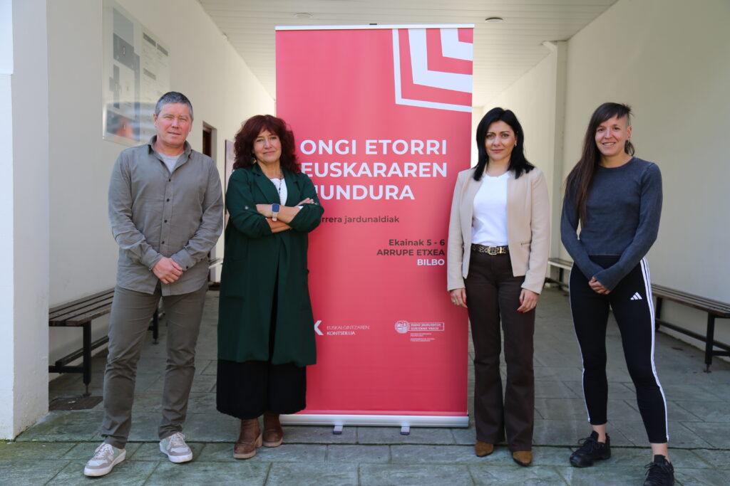 Aitor Aldasoro (Jaurlaritza), Idurre Eskisabel (Kontseilua), Sonia Rodríguez (Jaurlaritza) eta Aize Otaño (Kontseilua), jardunaldien aurkezpenean.