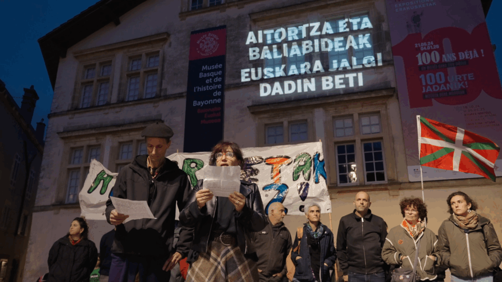 BERNAT ETXEPAREREN LIBURUA - BAIONAKO EUSKAL MUSEOA - EUSKARA JALGI HADI PLAZARA