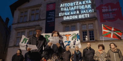 BERNAT ETXEPAREREN LIBURUA - BAIONAKO EUSKAL MUSEOA - EUSKARA JALGI HADI PLAZARA