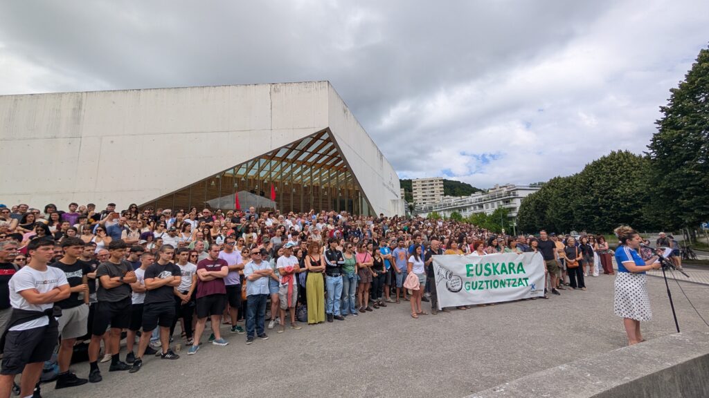 ELKARRETARATZEA DONOSTIAN · EHU-REN KARLOS SANTAMARIA ZENTROA
